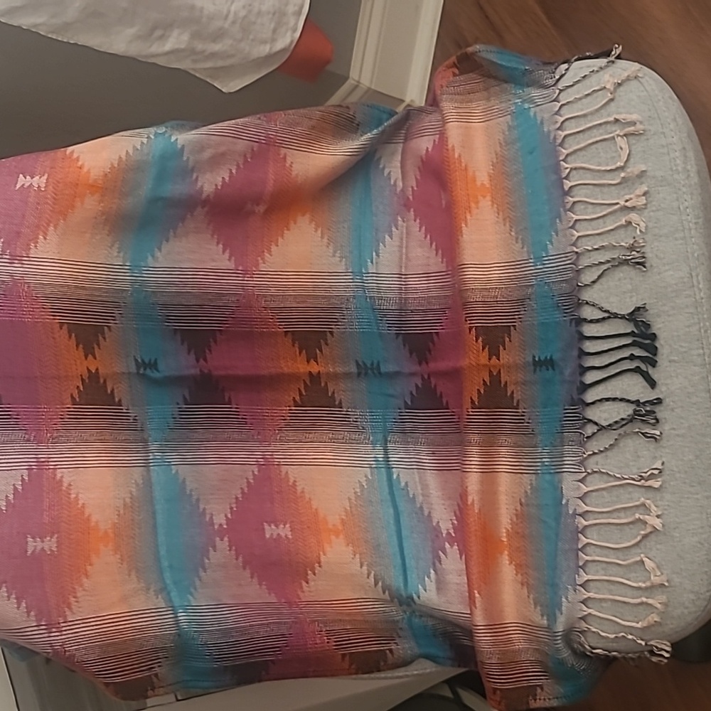 Multicolor Aztec Patterned Scarf - Picture 5 of 5